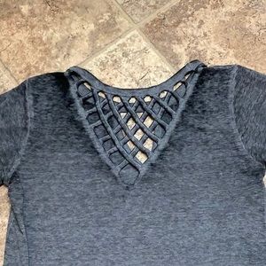 BKE T-Shirt Size Small Gray